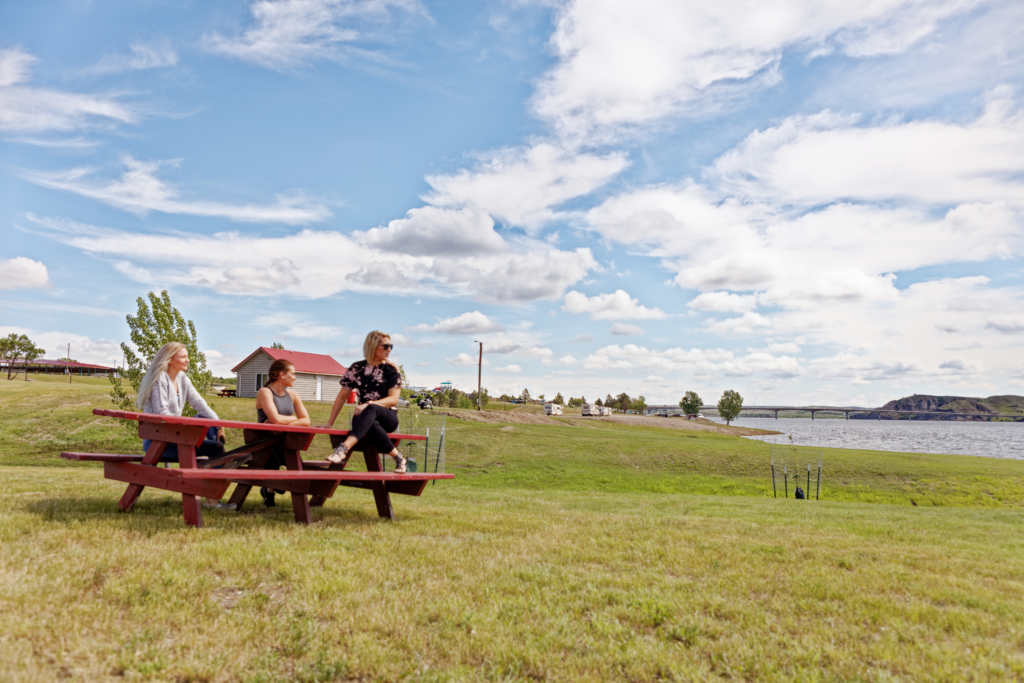 Lakeside Cabins in New Town, ND 4 Bears Casino & Lodge